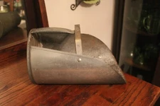 Vintage  FEED SCOOP GALVANIZED METAL SEED GRAIN FARM HOUSE COUNTRY STORE VINTAGE