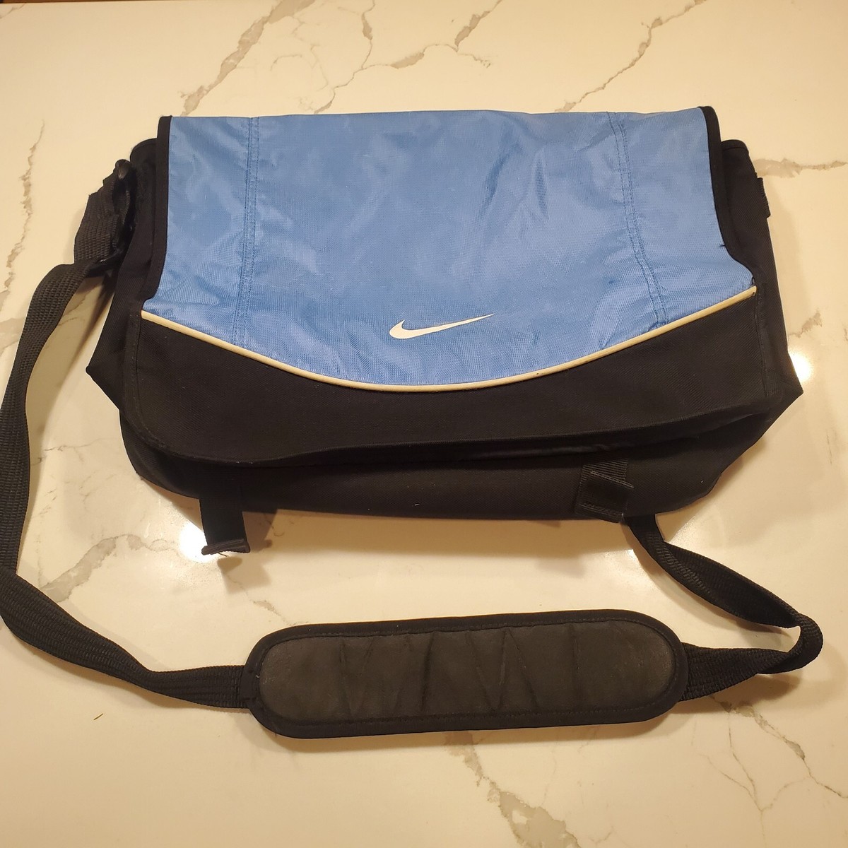 nike vintage shoulder bag