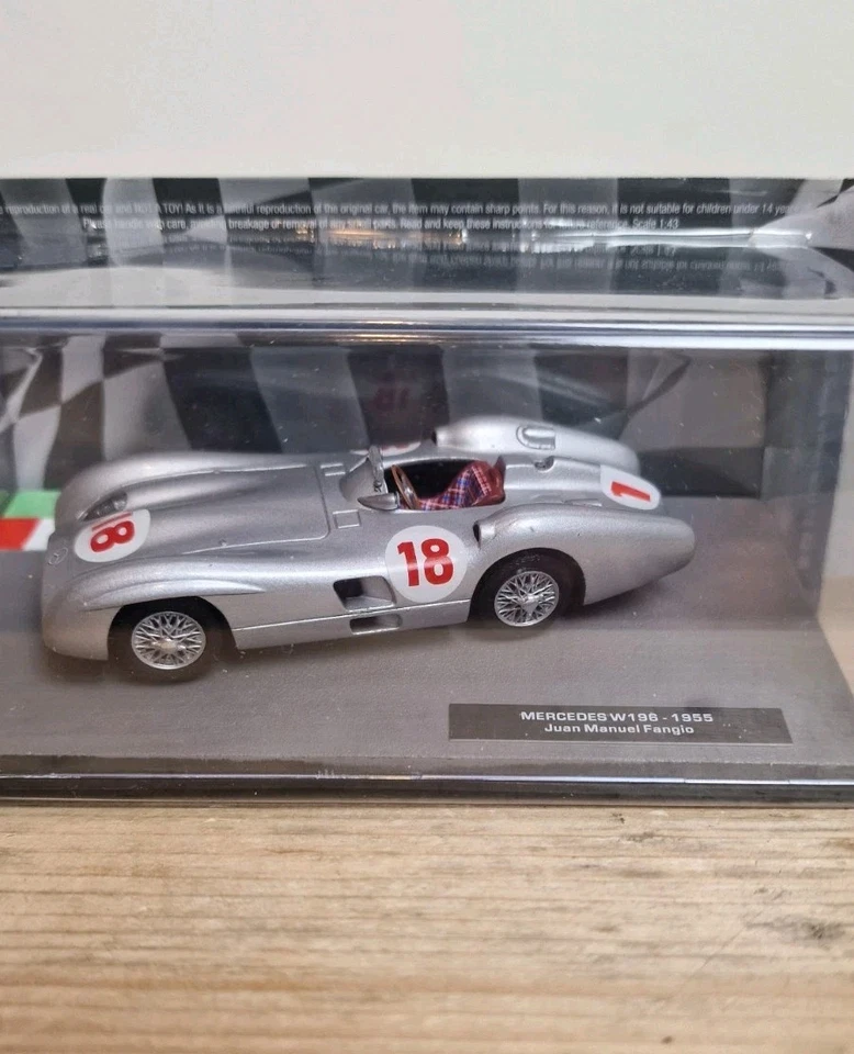 JUAN MANUEL FANGIO Mercedes W196 - Coche F1 1955 - Modelo Coleccionable - Escala 1:43 Foto 2 de 2