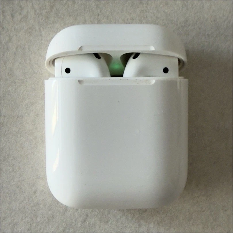Apple AirPods (2nd generation), foto 1 di 5