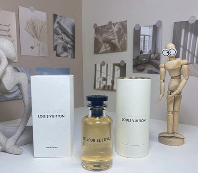 Louis Vuitton Le Jour Se Lève Eau de Parfum Spray 3.4 fl oz Regular Size