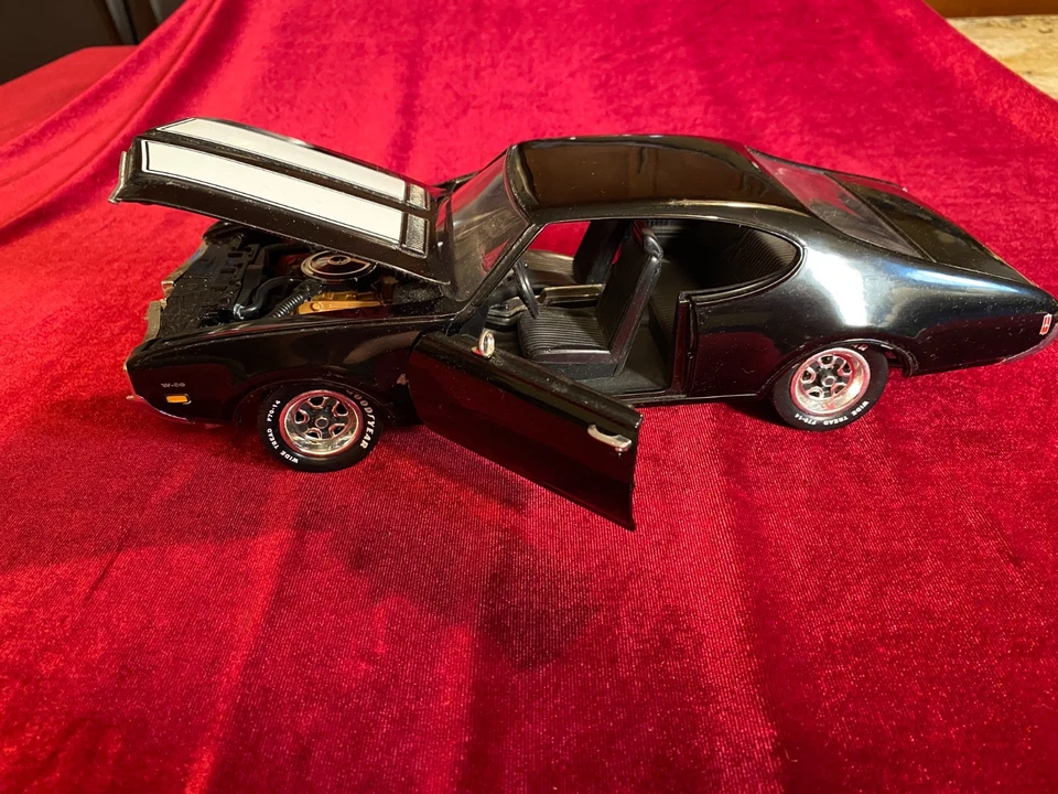 Franklin Mint 1970 Chevrolet Chevelle SSFranklin Mint 1970 Chevrolet  lot 151 - Image 3 of 4