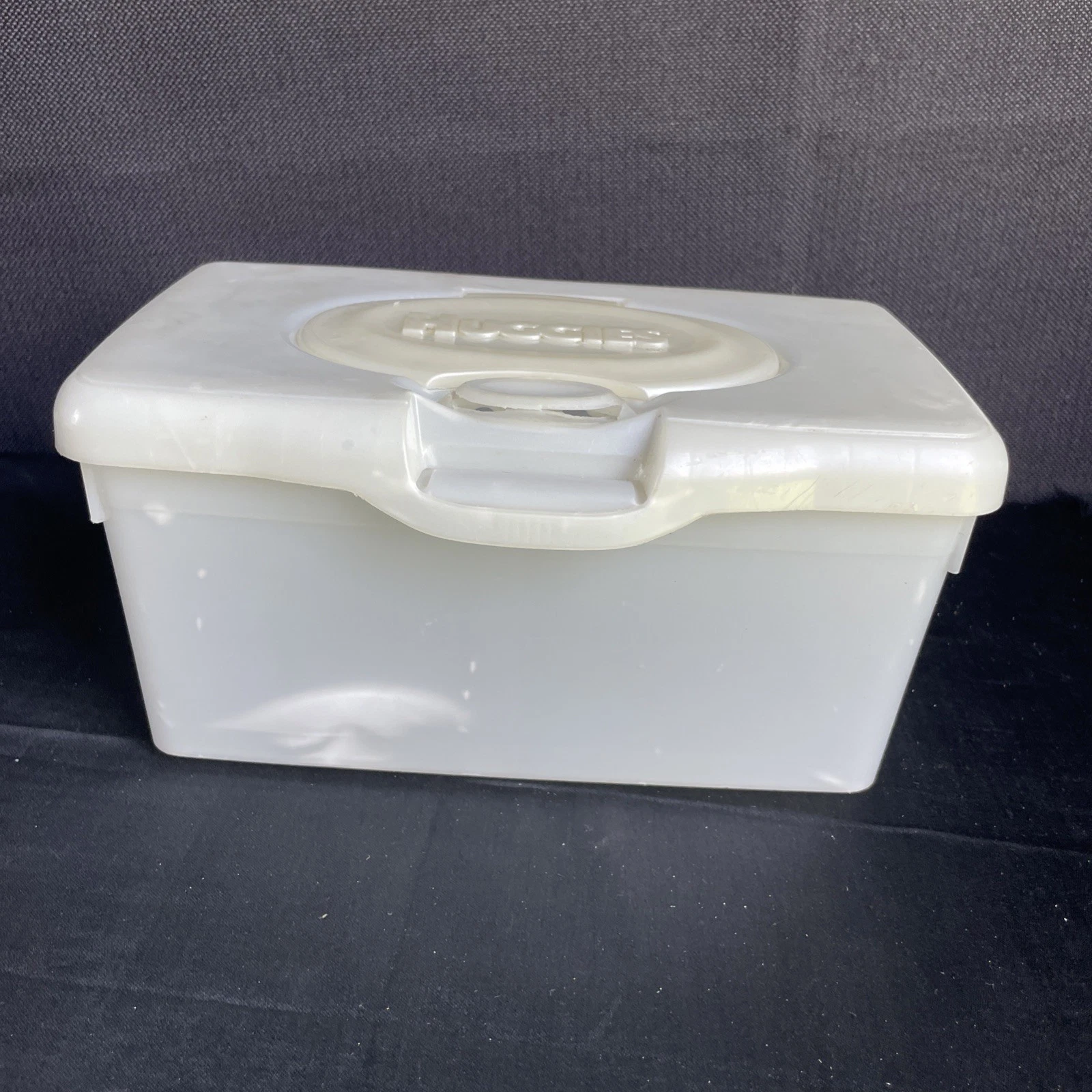 Huggies Wipes Container Full Size Pop Up Feature EMPTY Plastic White L101 READ
Opens in a new window