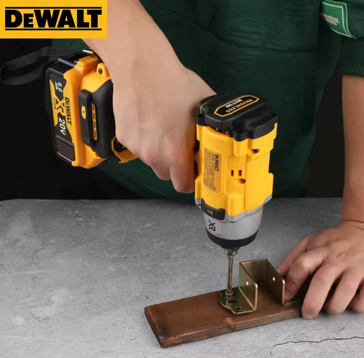 DEWALT DCF922 20V MAX 1/2" Brushless Impact Wrench - 205Nm (150ft-lbs), 2500 RPM