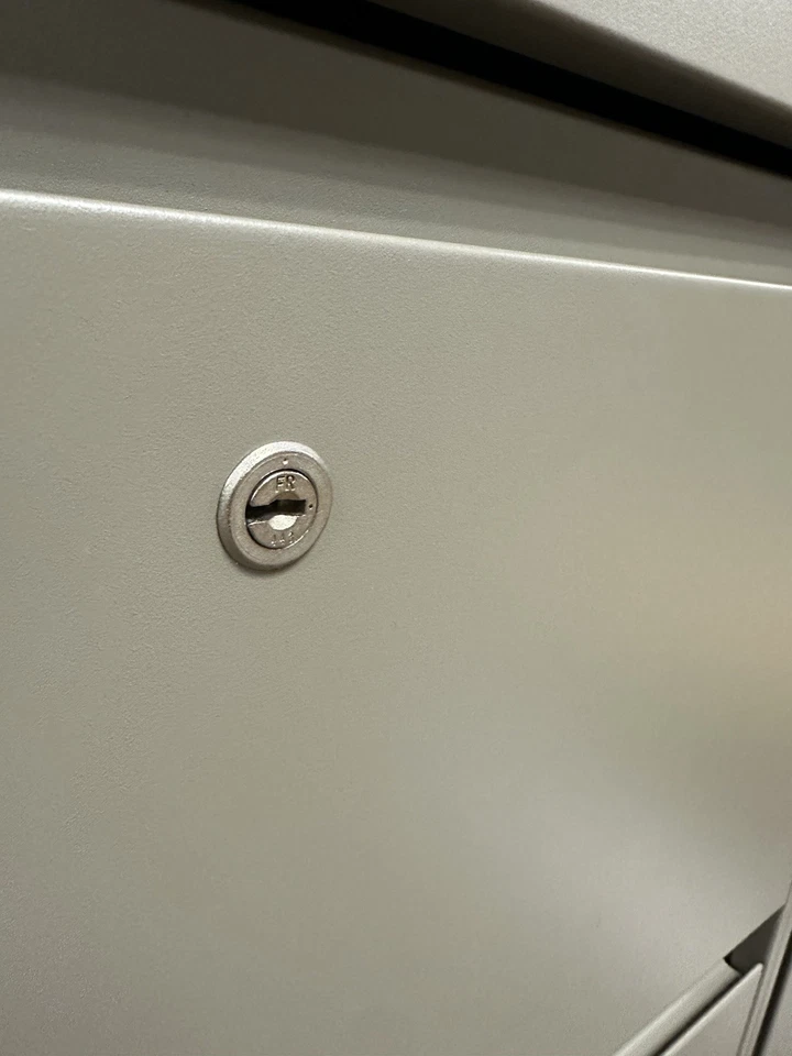 Archivador y archivador torre Steelcase Foto 2 de 4