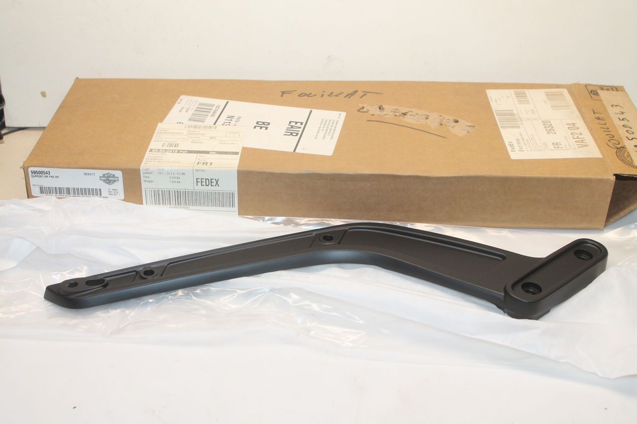 Support garde-boue arrière droit Fat Bob Harley Davidson ref 59500543 acier noir