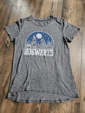 Wizarding World Harry Potter Hogwarts T-Shirt Women's Size M Universal Studios