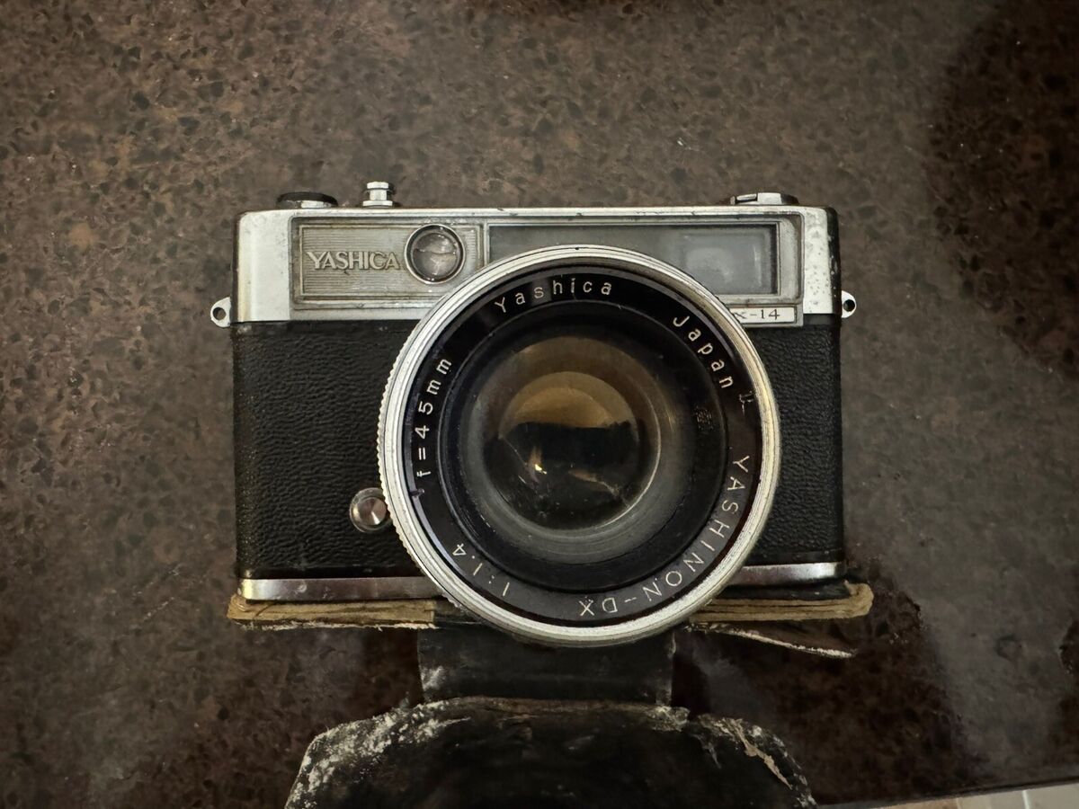 Yashica Lynx 14E 35mm Rangefinder Film Camera for sale Yashica Lynx 14E 35mm Rangefinder Film Camera for sale