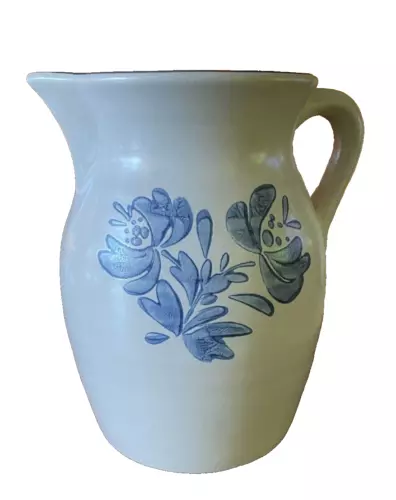Vintage Pfaltzgraff Yorktowne 416Y Large 64 Oz Pitcher. Excellent!  8" H . USA