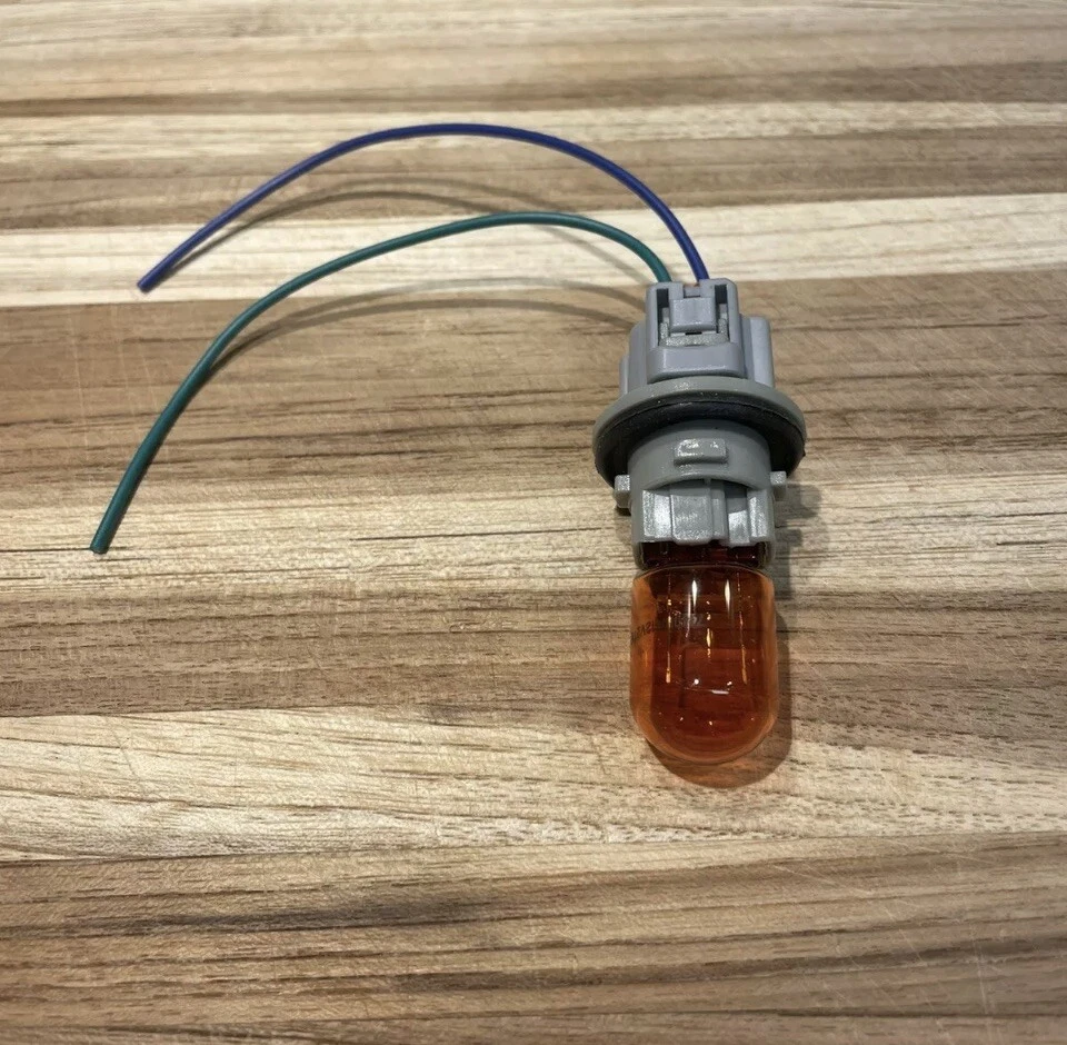 Гнездо сигнальной лампы 90075-60028 и коннектор косичка для Toyota Prius 2007-2017 годов выпуска - Изображение 2 из 4