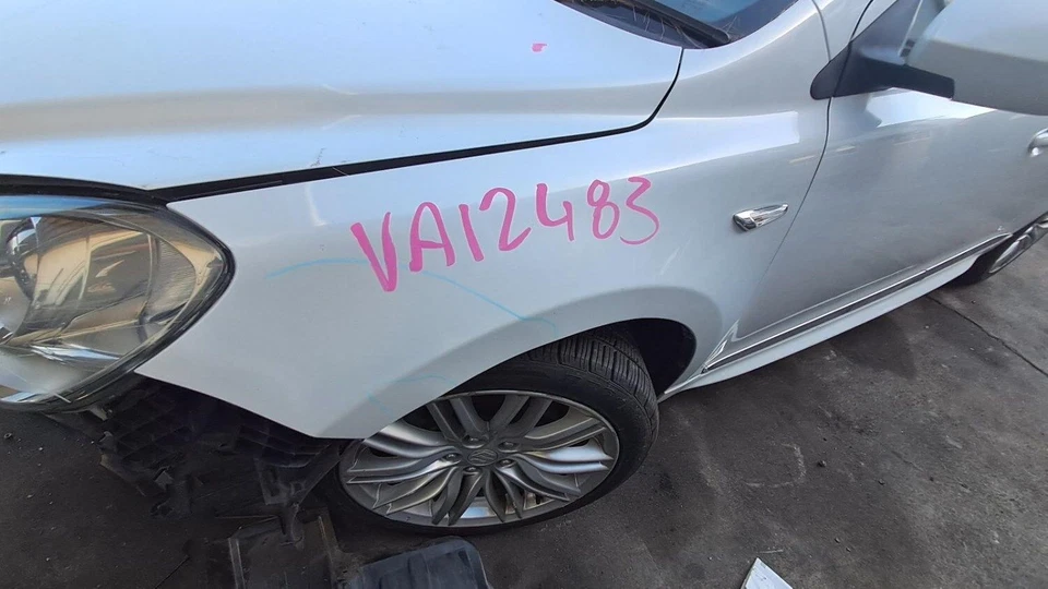 Suzuki Kizashi Fr Throttle Body - image 2 of 4