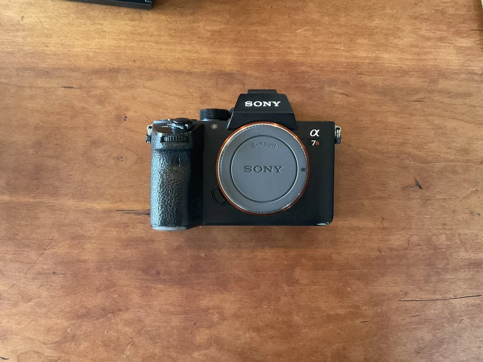 Sony α7R III 42,4MP Spiegellose Systemkamera - Schwarz (Nur Gehäuse, ILCE7RM3) - Bild 2 von 4