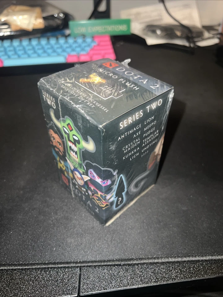 Micro Peluche DOTA 2 Serie 2 - Sellado Nuevo - Caja Ciega - Buque de suerte sin cerradura imbuido Foto 3 de 4