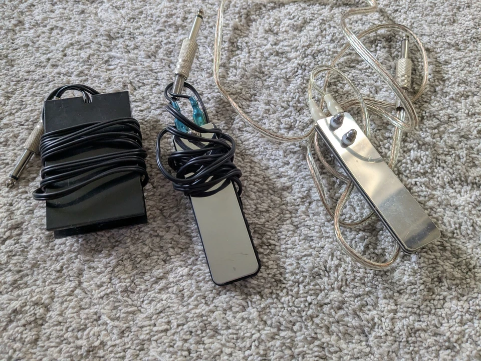 Lote de equipos para máquina de tatuaje fuente de alimentación y pedales Foto 4 de 4