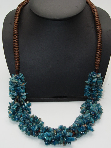 VINTAGE NEW OLD STOCK SODALITE CHIPS NECKLACE!