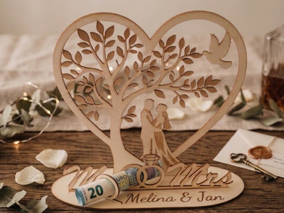 Personalisiertes Hochzeitsgeschenk Holz - Baum mit Brautpaar & Geldgeschenk-Halt