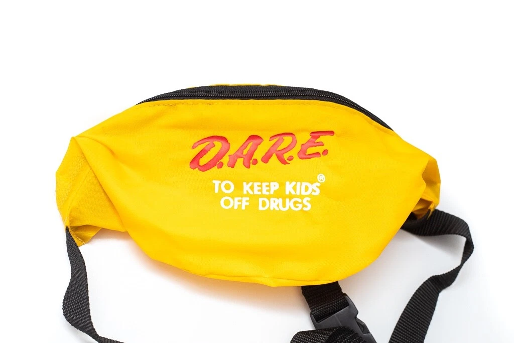 vtg D.A.R.E. Dare To Keep Kids Off Drugs Fanny Pack YELLOW NOS Free shipping