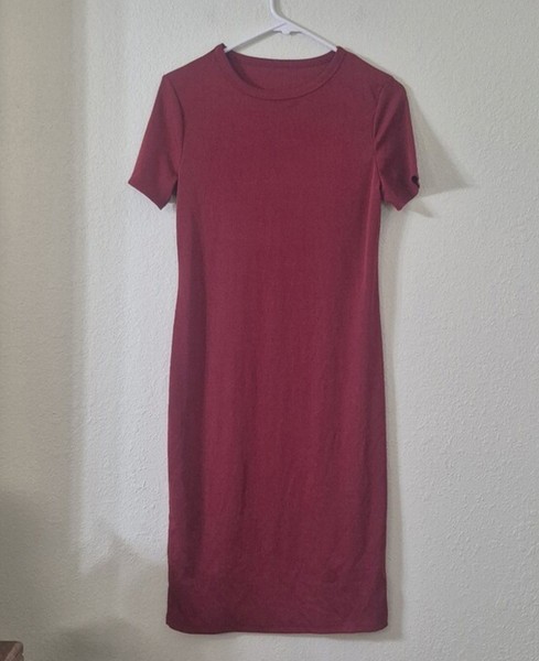 Short-Sleeve Midi Bodycon Dress in Burgundy