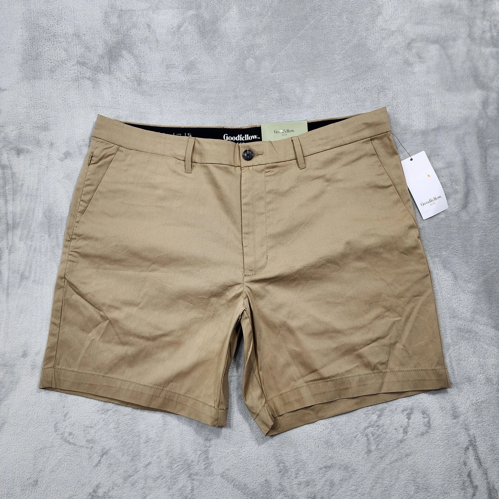 Goodfellow & Co Shorts Mens 38 Beige Tech Chino 7 Inseam Stretch Quick Dry
Opens in a new window or