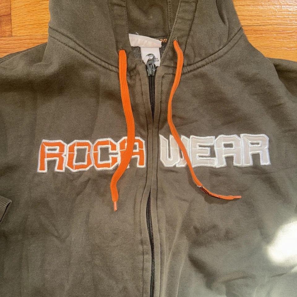 Sudadera con Capucha Rocawear Logotipo en el Pecho COMPLETO Cremallera Camuflada Verde Naranja Blanco De Colección 3x Foto 4 de 4