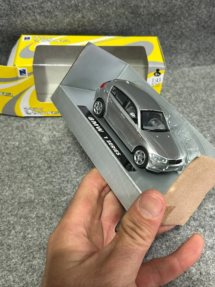 BMW SERIE 1 Series E87 E 87 scala 1/43 metallo NEWRAY NEW RAY NEW-RAY macchinina - Immagine 3 di 4