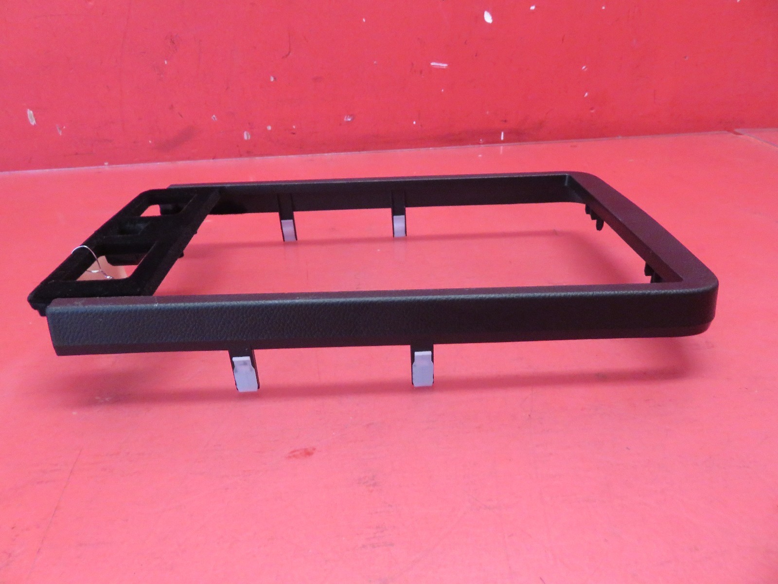 20082010 Infiniti G37S COUPE OEM CENTER CONSOLE COMPARTMENT SURROUND
