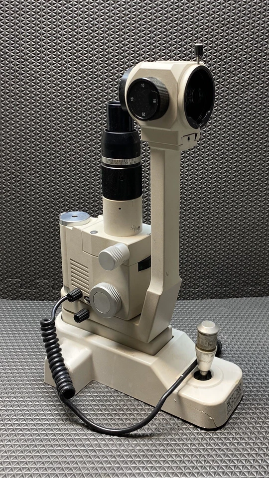 Lâmpada de fenda Reichert corpo Xcel 200 com alça seletora de ampliação. - Imagem 2 de 4