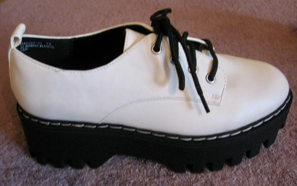 Platform BAMBOO Staging-31 Women’s White Tied Oxford Shoes; #41639; Size 7.5 - Image 3 of 4