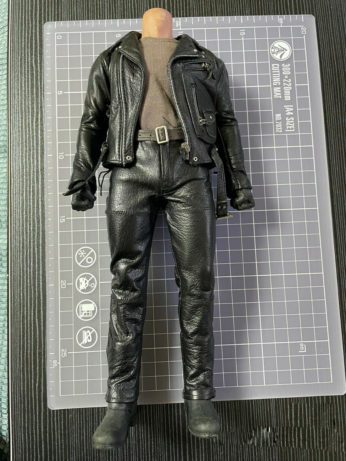 ホットトイズ HOTTOYS 1/6 ターミネーター2 T-800 DX10-