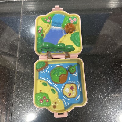 Vintage 1997 TOMY Pokemon Polly Pocket Seafoam Islands Pink