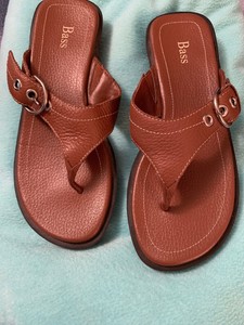 bass leather flip flops