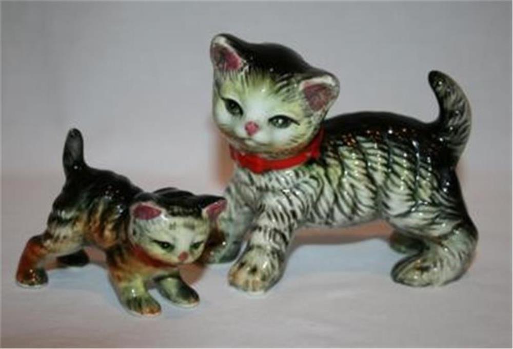 JAPAN Vintage *Set of 2* Cat & Kitten Figurines    #654