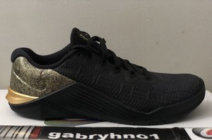 nike metcon 5 medal strong