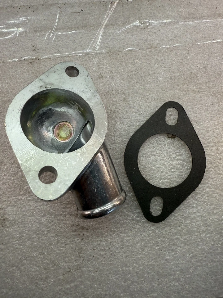 Salida de agua refrigerante motor 4 estaciones 84842 Foto 3 de 3