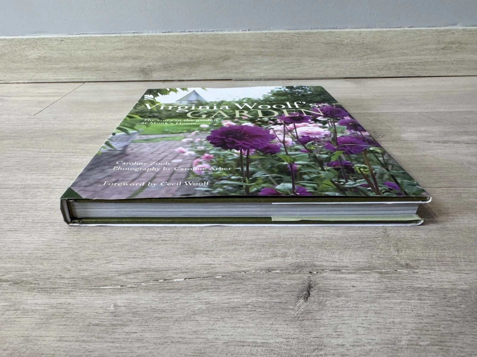 Virginia Woolf's Garden by Caroline Zoob, Caroline Arber, 9781909342132 3