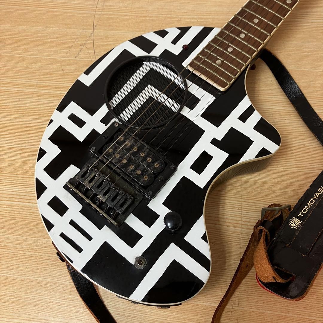 布袋寅泰　エレキギター 布袋寅泰の象徴的ギター1985年製TE-HOTEI “MAIN” | ギター・マガジン