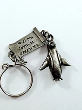 Keychain - Miniature Bar-Restaurant 'The Penguin' Clamart 1960s Metal