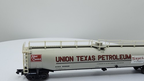 *READ Atlas N Scale 33,000 Gallon Tank Car Union Texas Petroleum ACSX 933015 - Picture 4 of 14