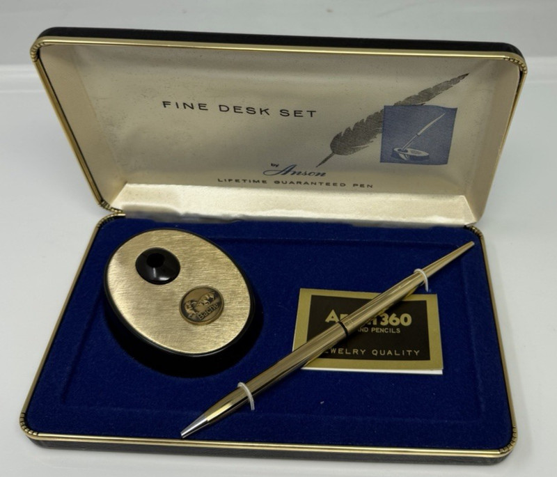 Bache & Company Bache Halsey Stuart Shields Inc Anson Pen set Gold Bull Bear