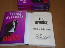 Product Image: Signed Freida McFadden The Divorce US First Paperback The Housemaid