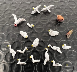 MODEL RAILWAY OO GAUGE ASSORTED BIRDS SWANS FOR SCENERY