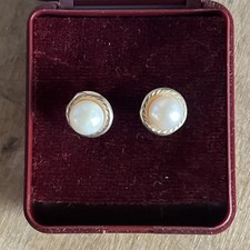 Beautiful Vintage 9ct Gold Mabe Pearl Stud Earrings