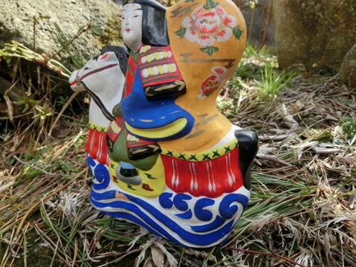 Bambola giapponese antica argilla samurai che indossa armatura a cavallo #a4 - Foto 3 di 12