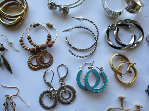 VINTAGE MODERN EARRINGS JEWELRY COLLECTION LOT HOOP DANGLE CLIP ON RHINESTONE - Picture 16 of 24