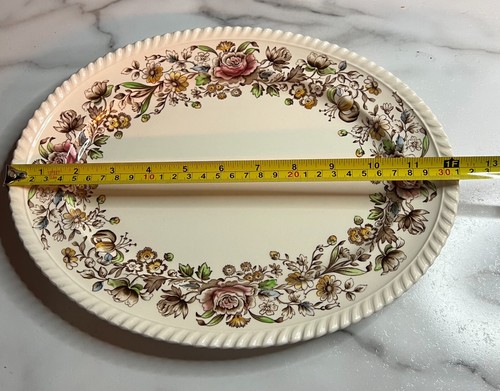 Johnson Bros Windsor Ware Platter and Two Bowls - Picture 5 of 11