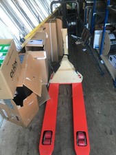 Hand Pallet Truck - Hydraulic - 2500kg Capacity - Manutan Expert