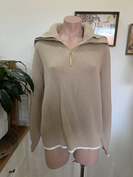 AJE Jumper Zip Front Size 8 