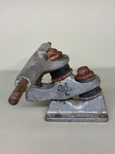 Gullwing Sidewinder Skateboard Truck 9.5" Axle Width