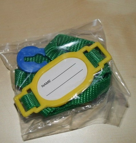 Lunchera de plástico roja coleccionable de M&M's con sombrero verde botella de agua larga NUEVA - Imagen 6 de 6