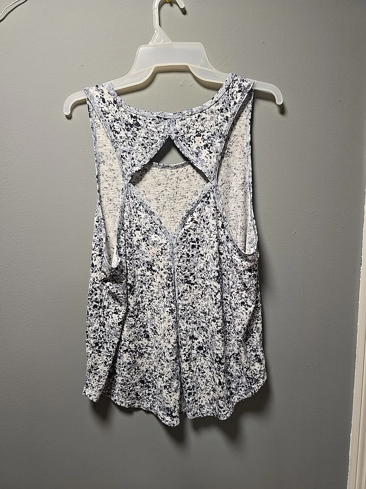 Camiseta sin mangas Athleta para mujer talla grande  Foto 2 de 4